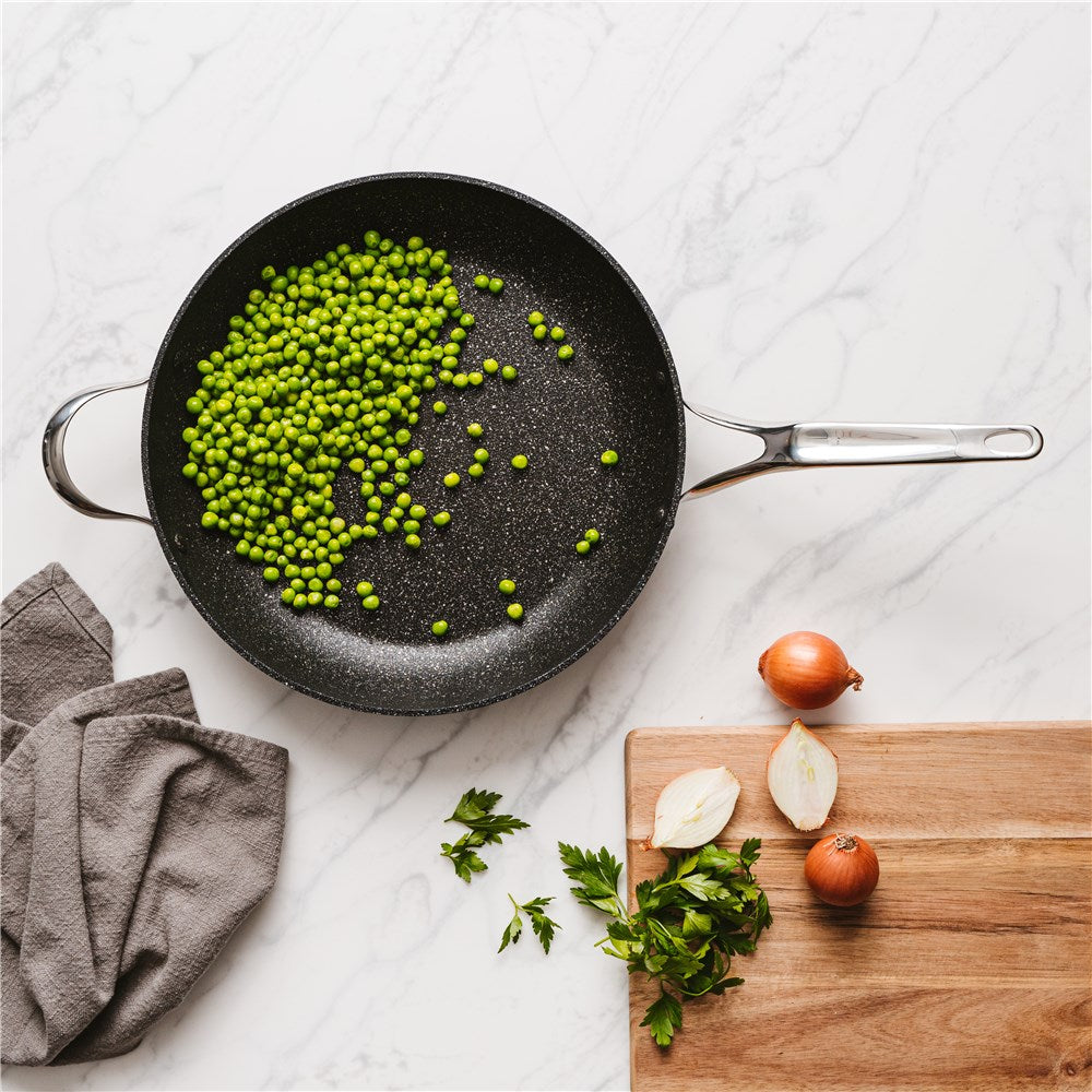 Sharp stainless steel blade with a comfortable grip ideal for precision slicing - Baccarat