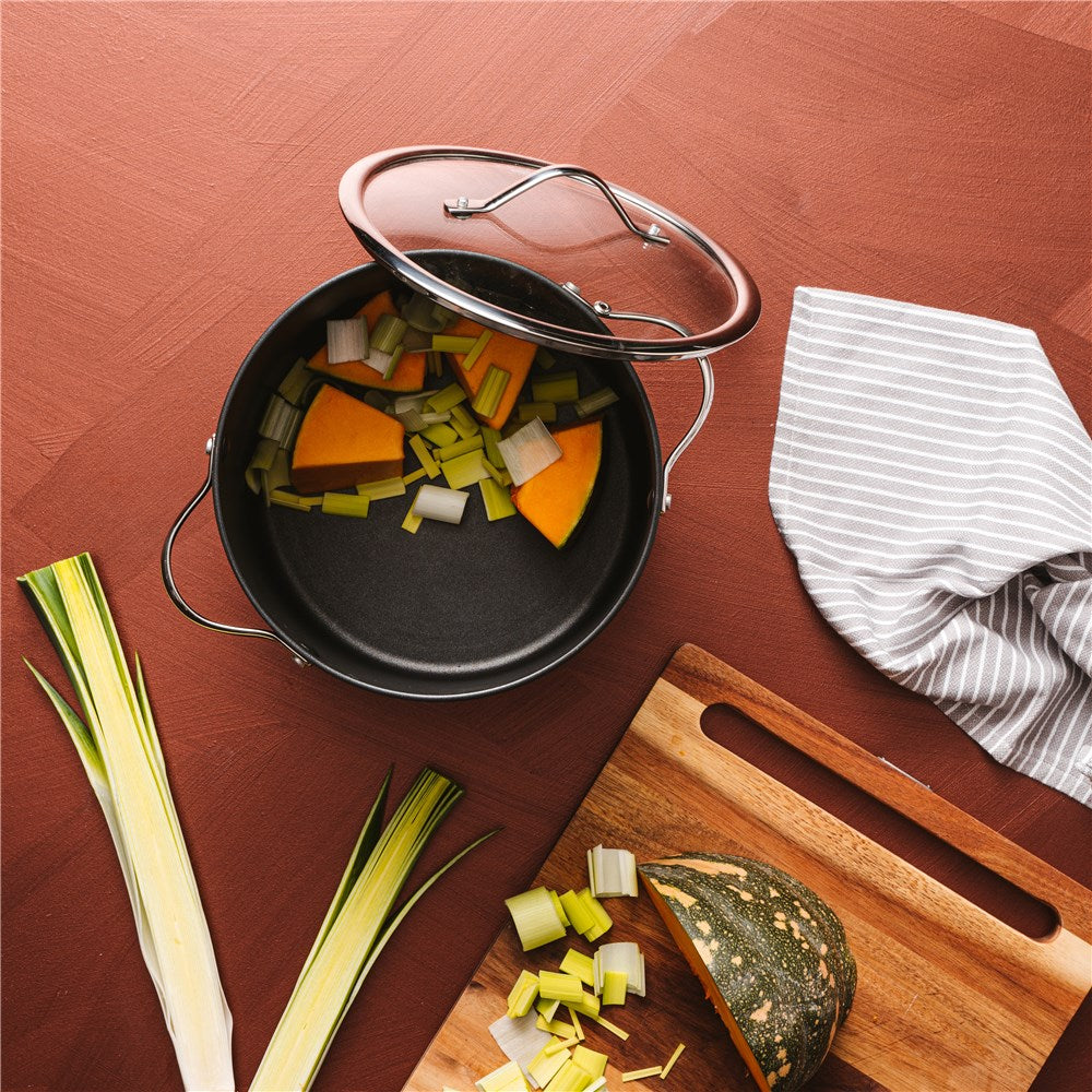 A durable casserole pot with a glass lid and sturdy handles - Baccarat id3 hard anodised 24 x 11cm