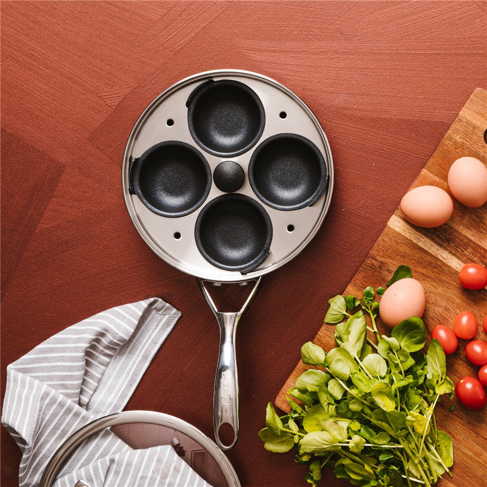A durable crepe pan with a smooth cooking surface and ergonomic handle - Baccarat