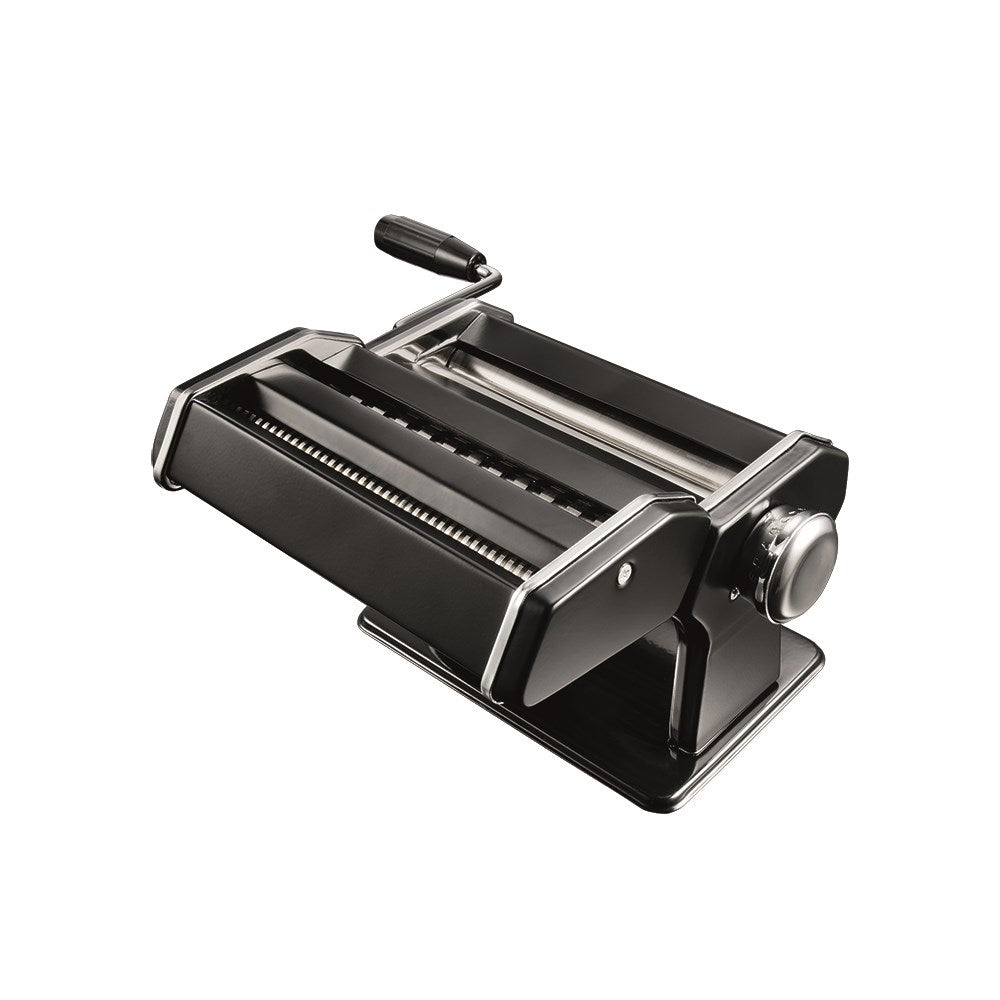 Black pasta maker with manual crank handle and shiny metallic rollers black pasta maker - Baccarat 