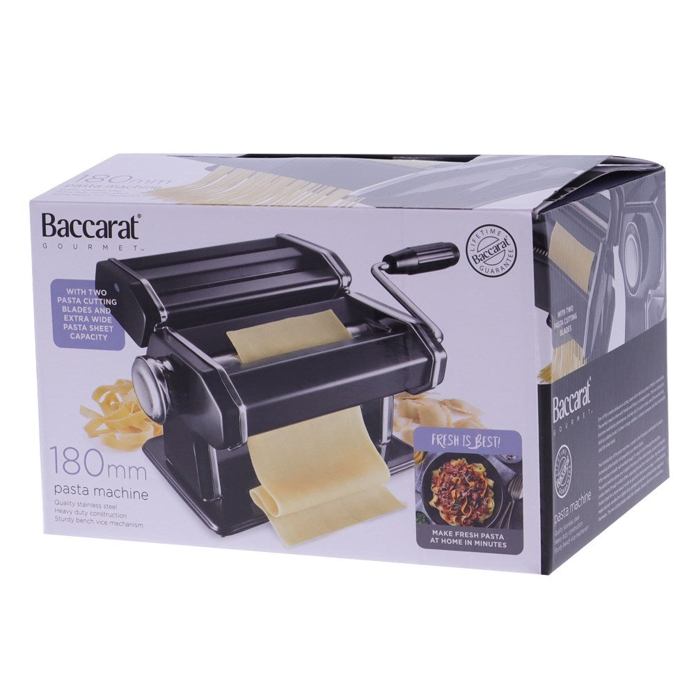 Black pasta maker with manual crank handle and shiny metallic rollers black pasta maker - Baccarat 