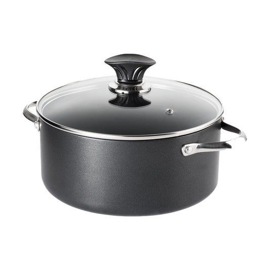 Close-up of a black lid with a sleek handle featuring a polished design - Baccarat Glass Cookware